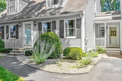 8 Adam Court Salem NH 03079