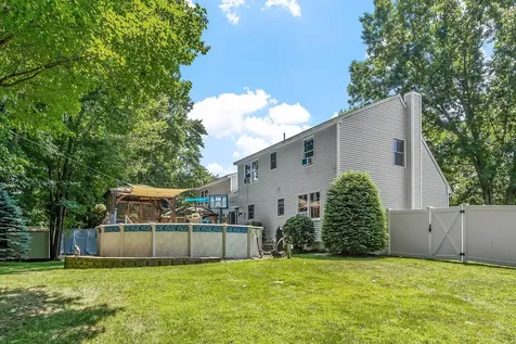 8 Adam Court Salem NH 03079