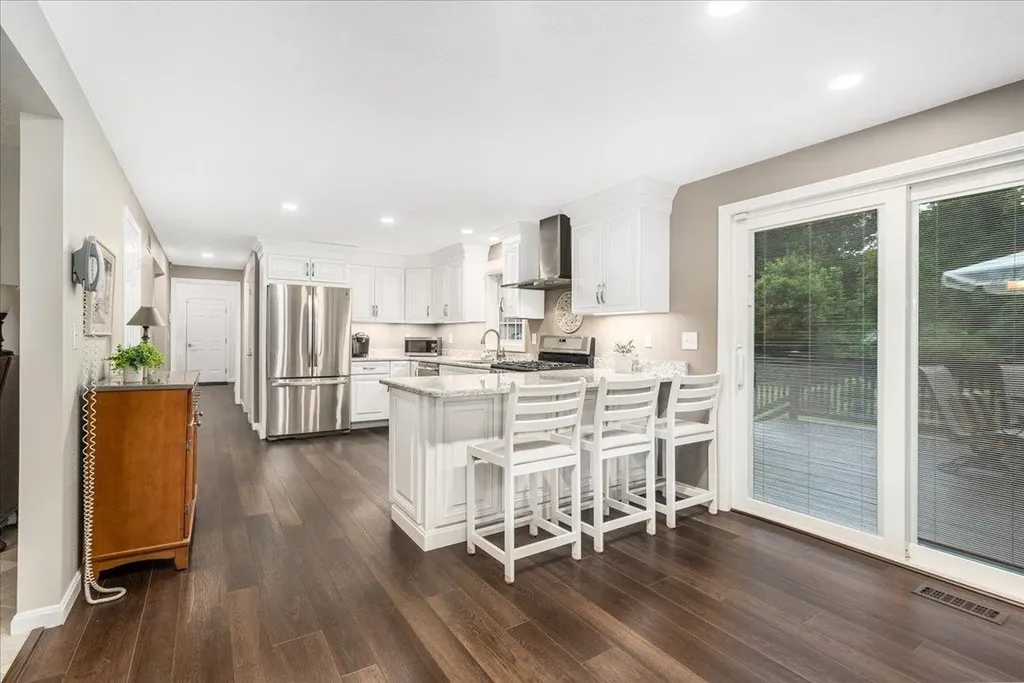 14 Nathaniel Drive Hudson NH 03051