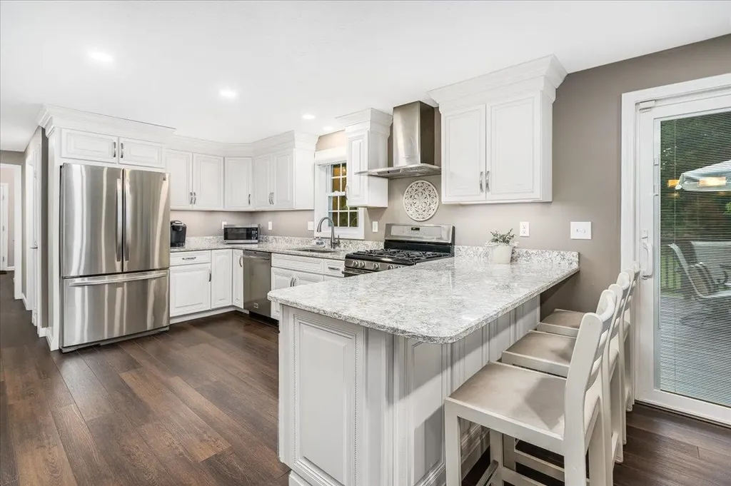 14 Nathaniel Drive Hudson NH 03051