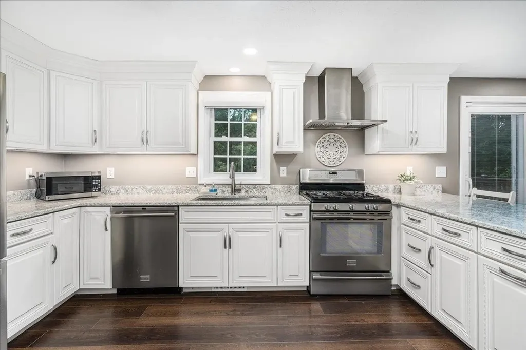 14 Nathaniel Drive Hudson NH 03051