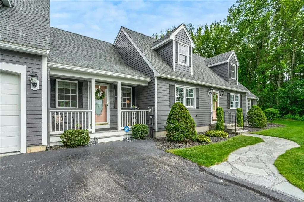 14 Nathaniel Drive Hudson NH 03051