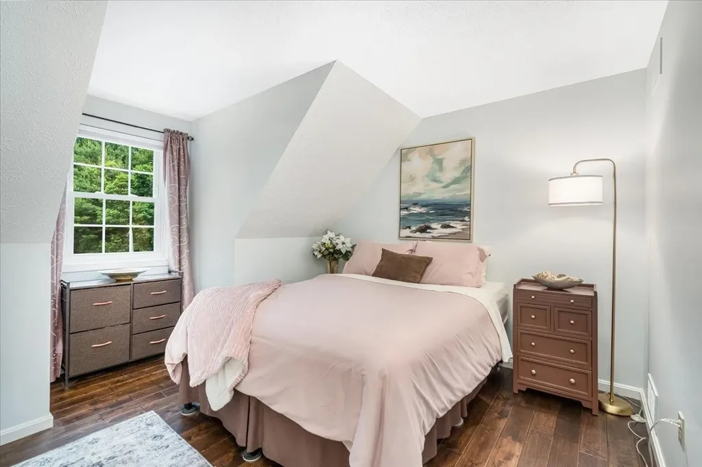 14 Nathaniel Drive Hudson NH 03051