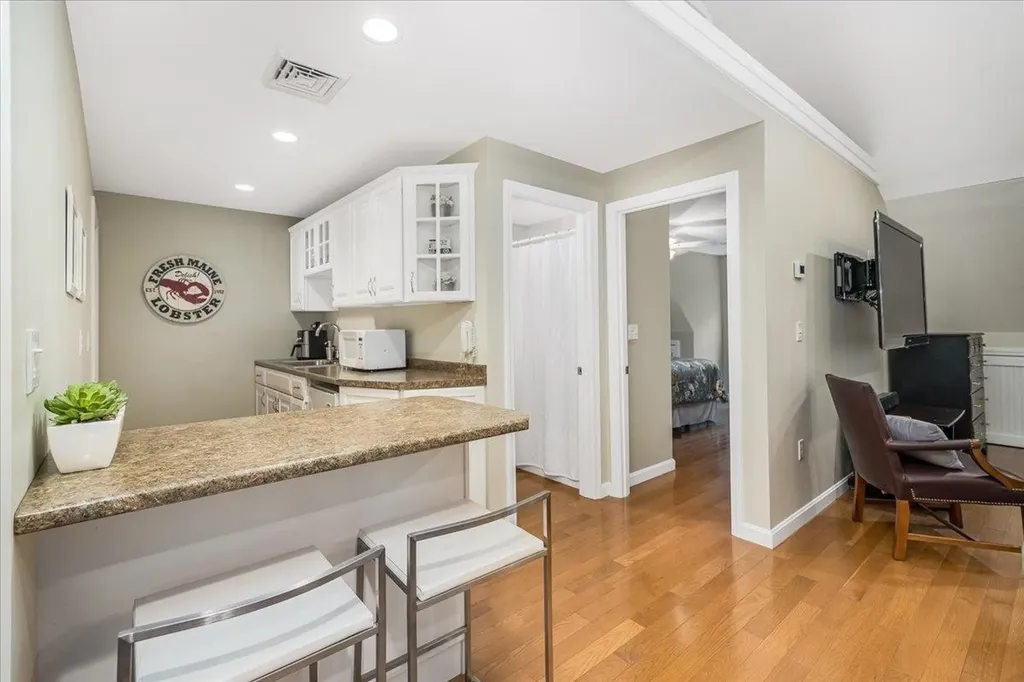 14 Nathaniel Drive Hudson NH 03051