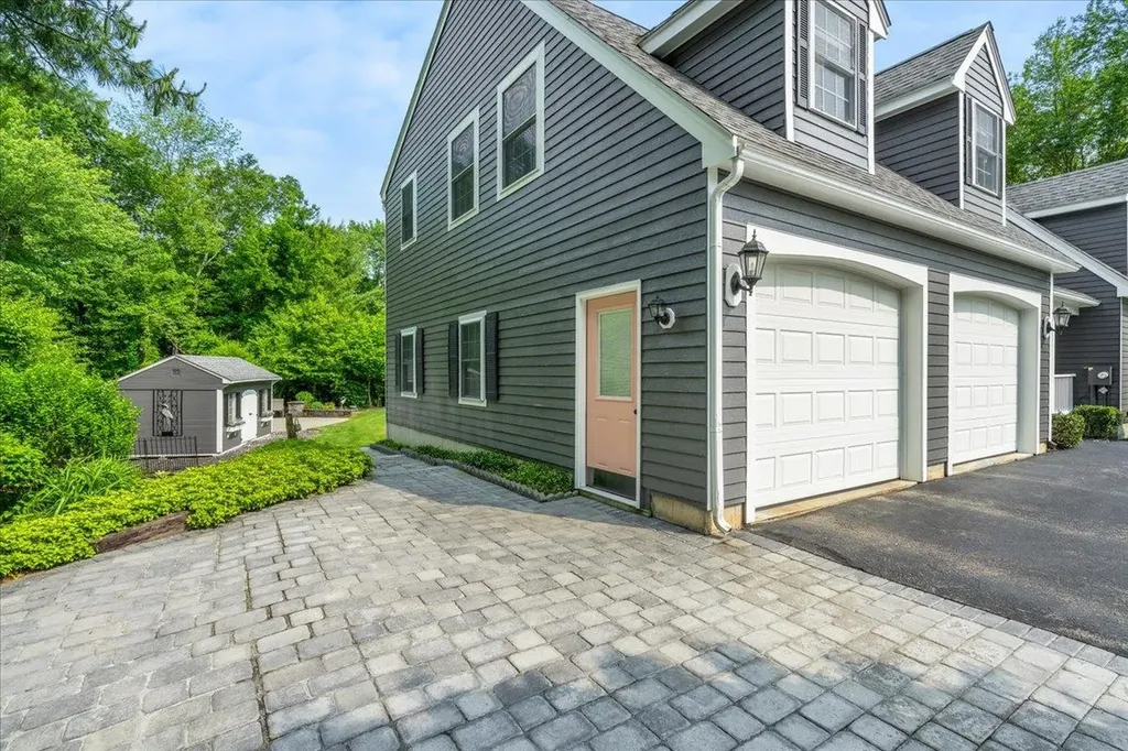 14 Nathaniel Drive Hudson NH 03051