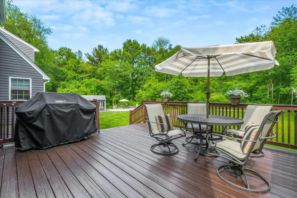 14 Nathaniel Drive Hudson NH 03051