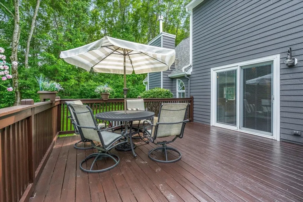 14 Nathaniel Drive Hudson NH 03051