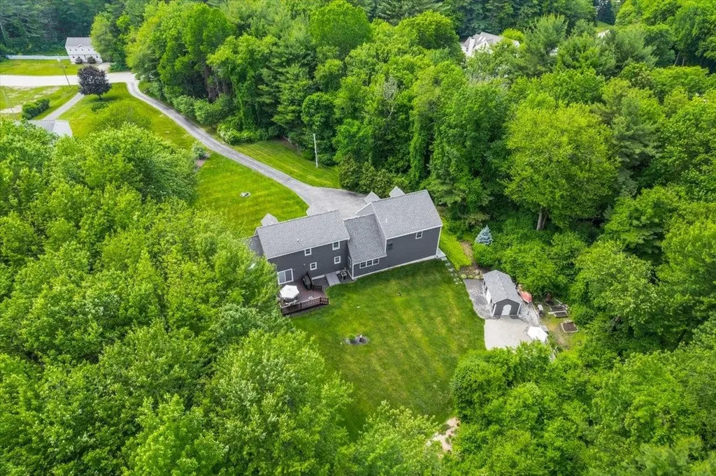 14 Nathaniel Drive Hudson NH 03051