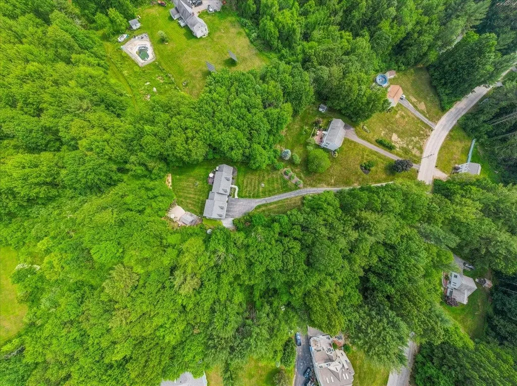 14 Nathaniel Drive Hudson NH 03051