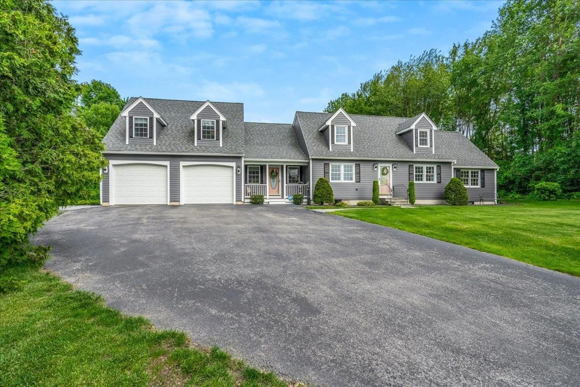 14 Nathaniel Drive Hudson NH 03051
