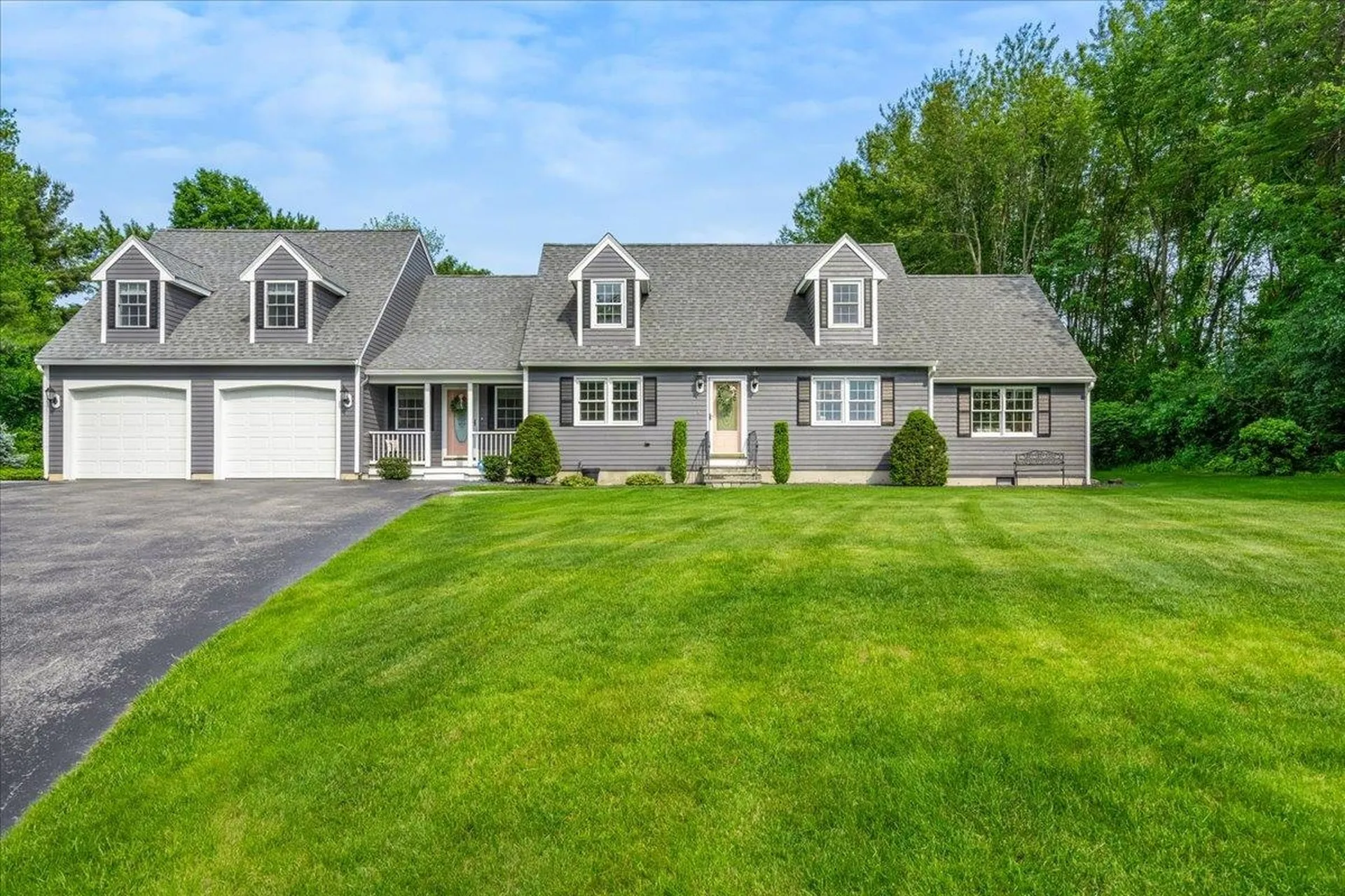 14 Nathaniel Drive Hudson NH 03051