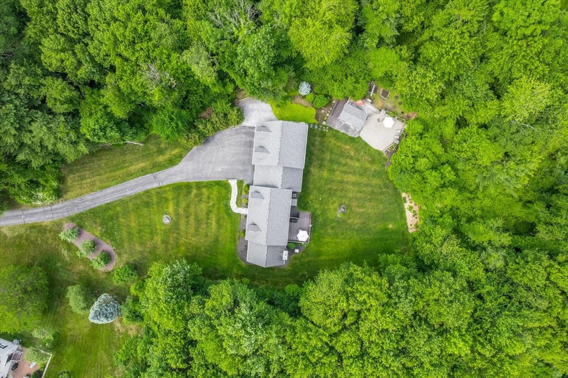 14 Nathaniel Drive Hudson NH 03051