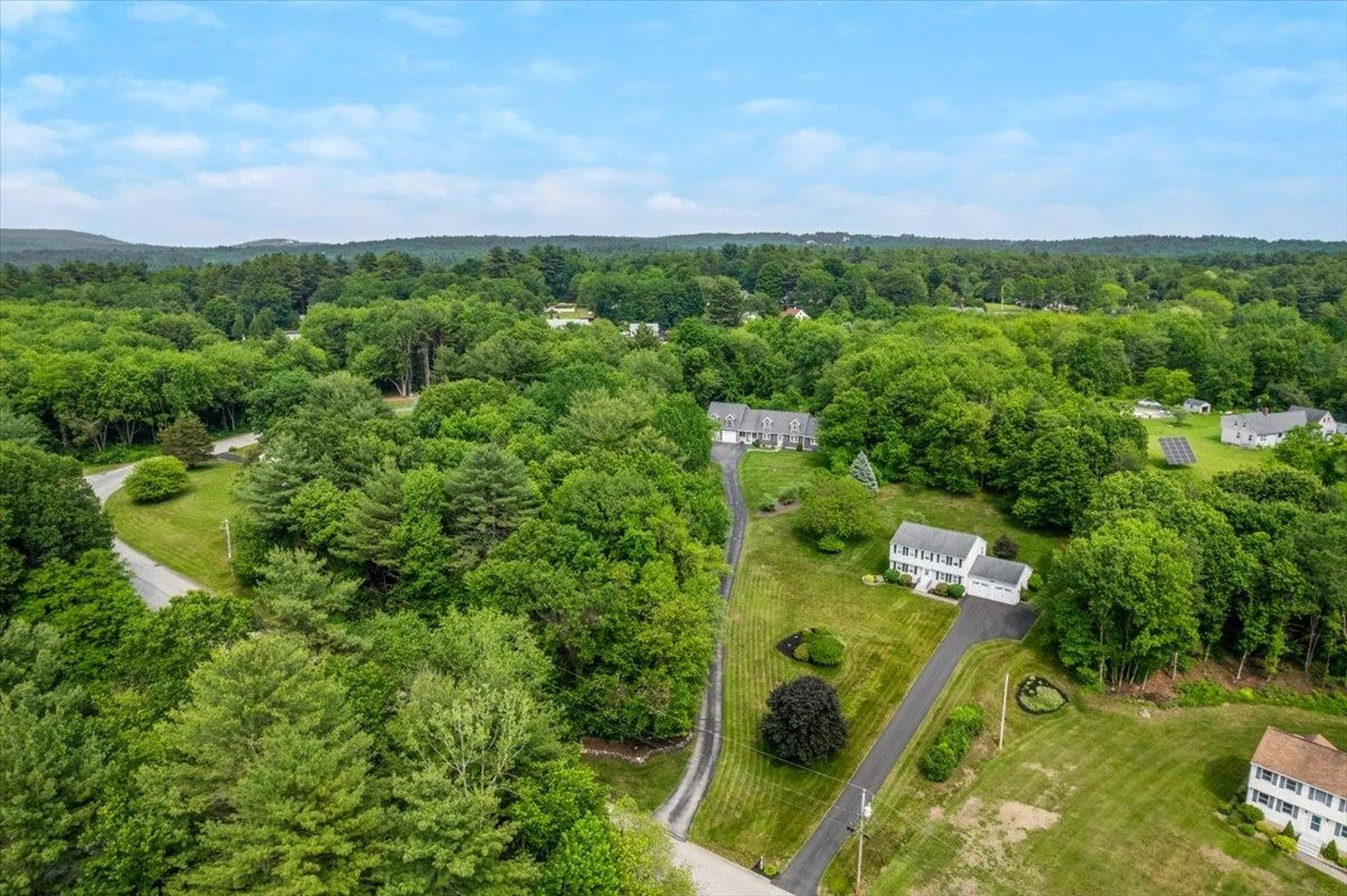 14 Nathaniel Drive Hudson NH 03051