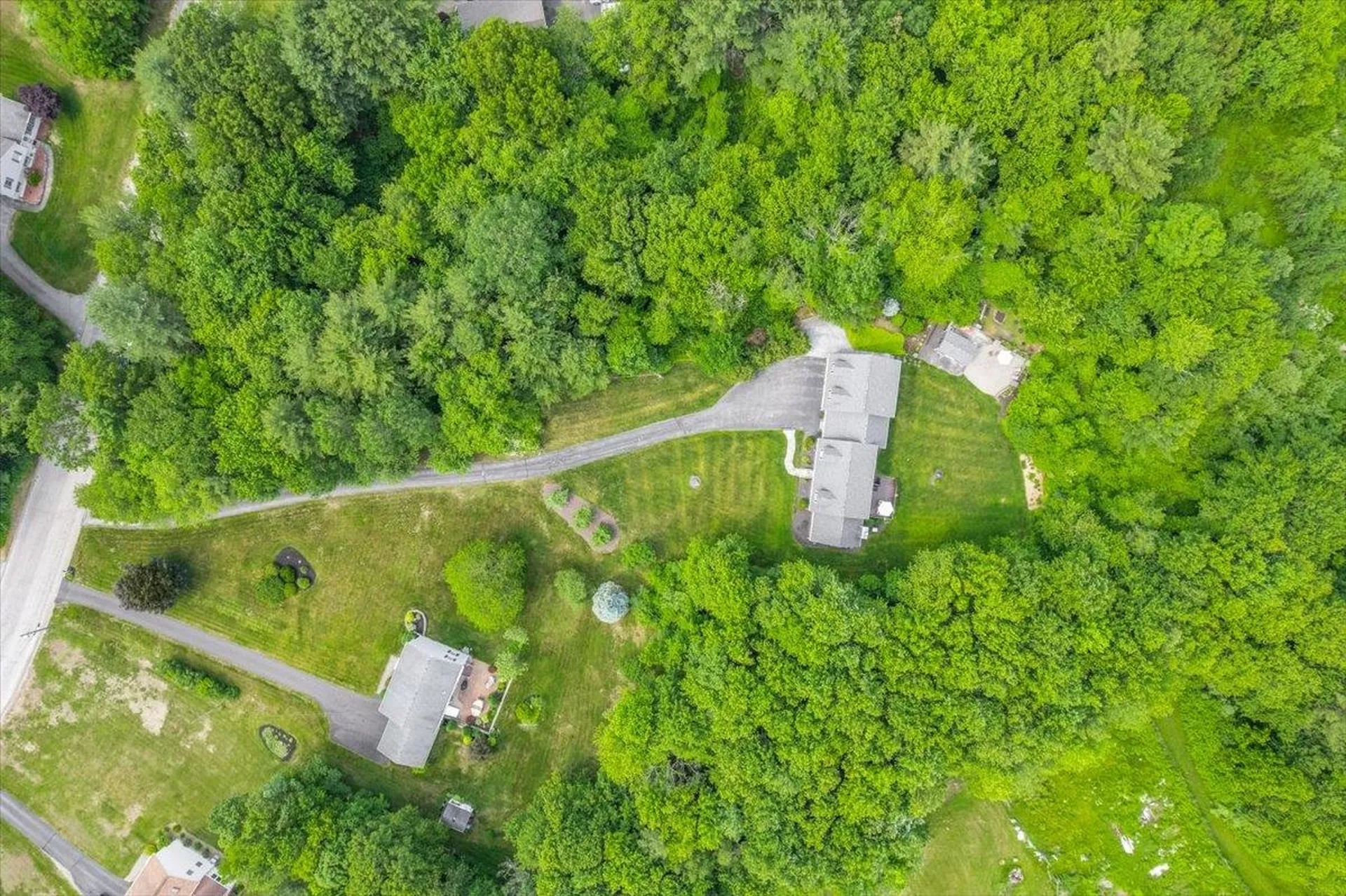 14 Nathaniel Drive Hudson NH 03051