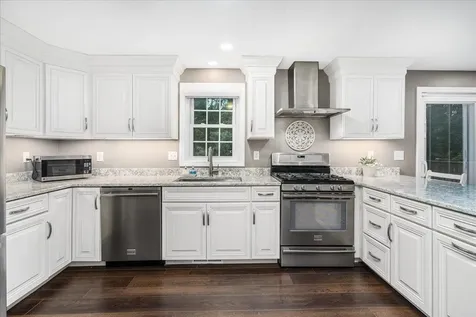 14 Nathaniel Drive Hudson NH 03051