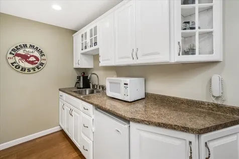 14 Nathaniel Drive Hudson NH 03051