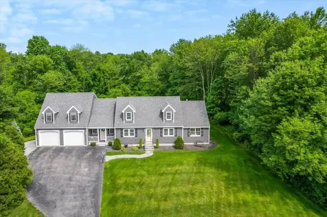 14 Nathaniel Drive Hudson NH 03051