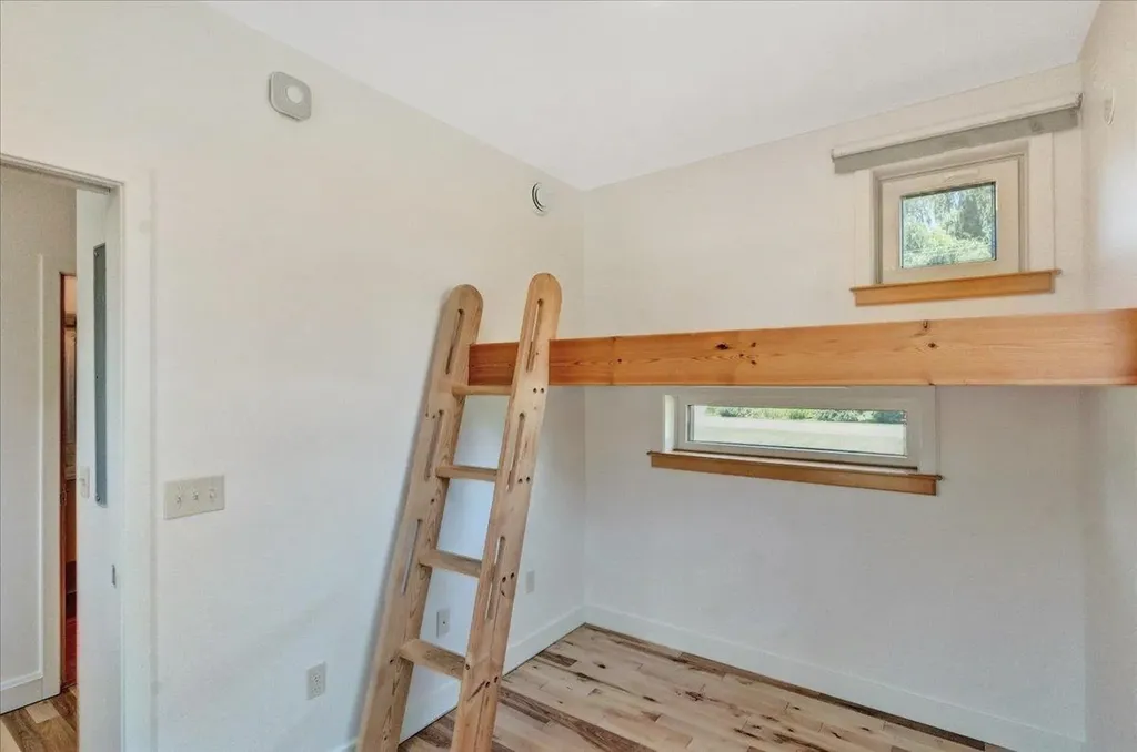 868 Falls Road Shelburne VT 05482