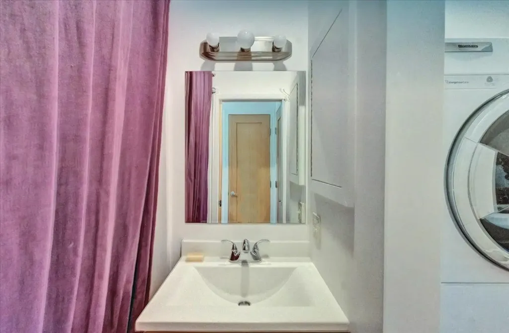 868 Falls Road Shelburne VT 05482