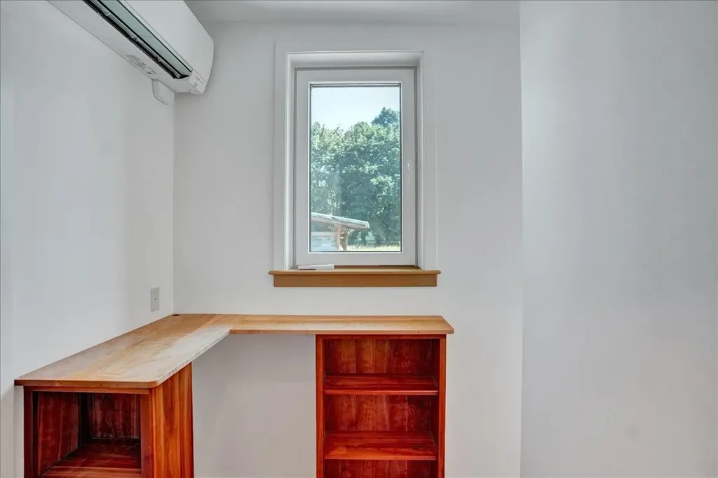 868 Falls Road Shelburne VT 05482