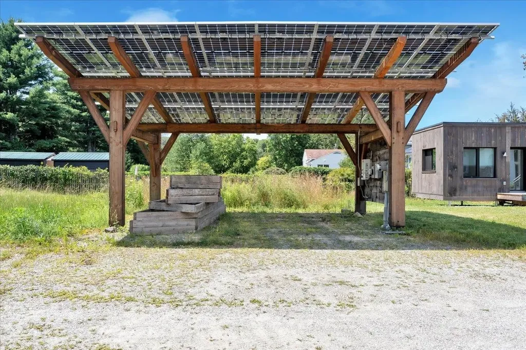 868 Falls Road Shelburne VT 05482