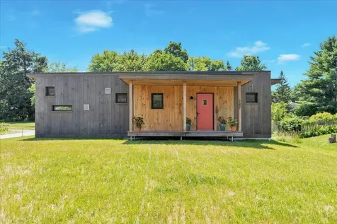 868 Falls Road Shelburne VT 05482