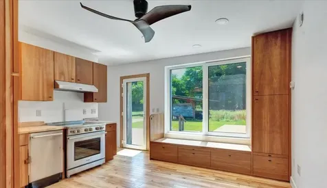 868 Falls Road Shelburne VT 05482