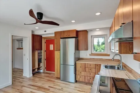 868 Falls Road Shelburne VT 05482