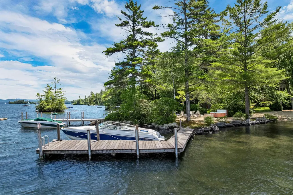 18 Falcon Way Moultonborough NH 03254