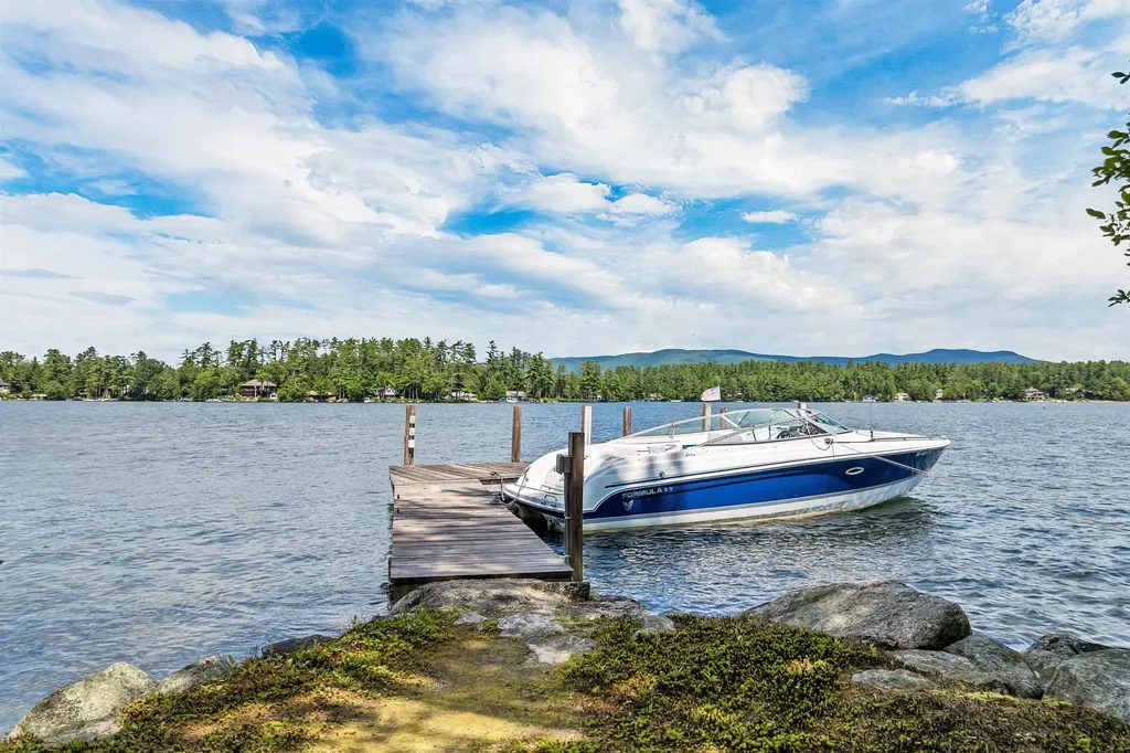 18 Falcon Way Moultonborough NH 03254