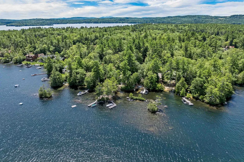 18 Falcon Way Moultonborough NH 03254