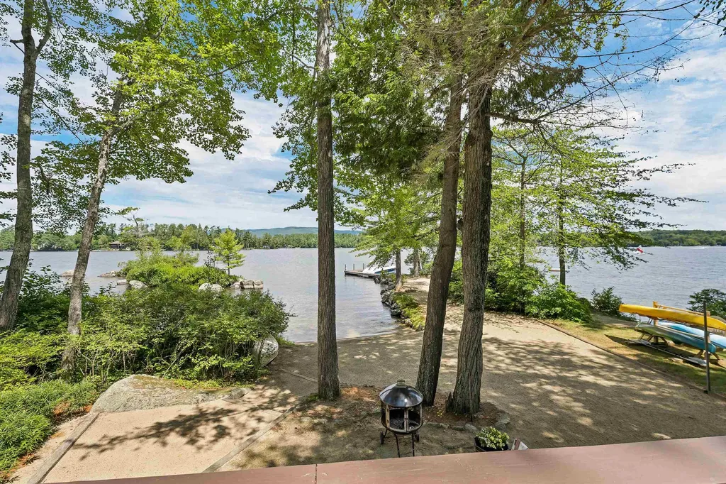 18 Falcon Way Moultonborough NH 03254