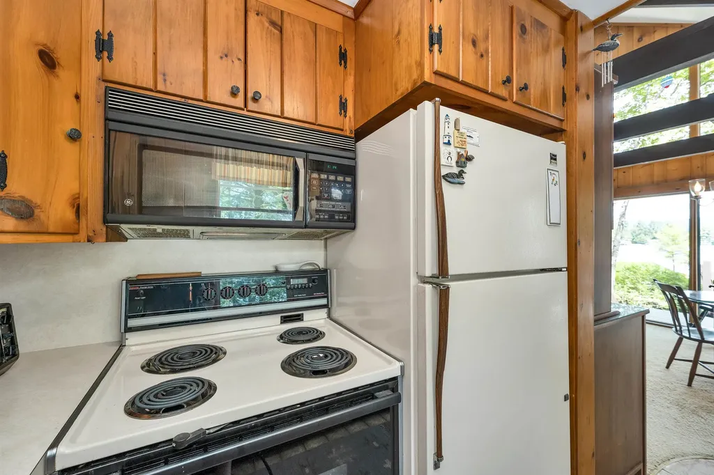 18 Falcon Way Moultonborough NH 03254