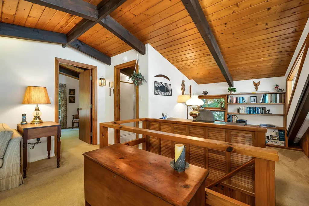 18 Falcon Way Moultonborough NH 03254