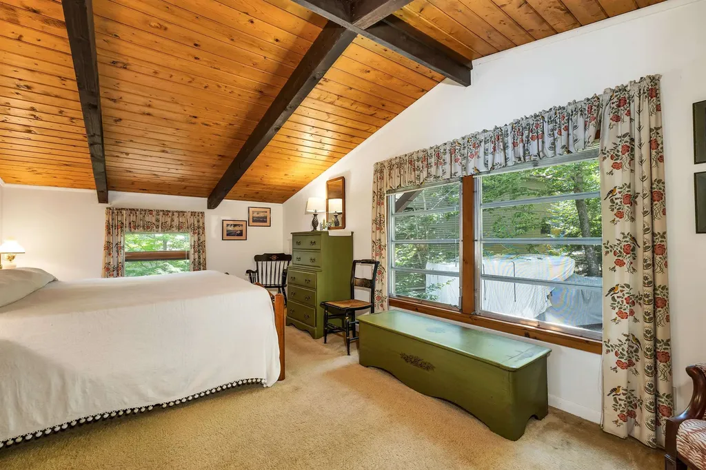 18 Falcon Way Moultonborough NH 03254