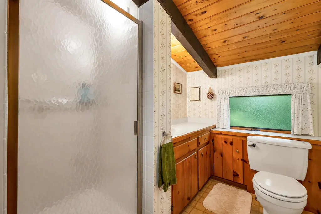 18 Falcon Way Moultonborough NH 03254