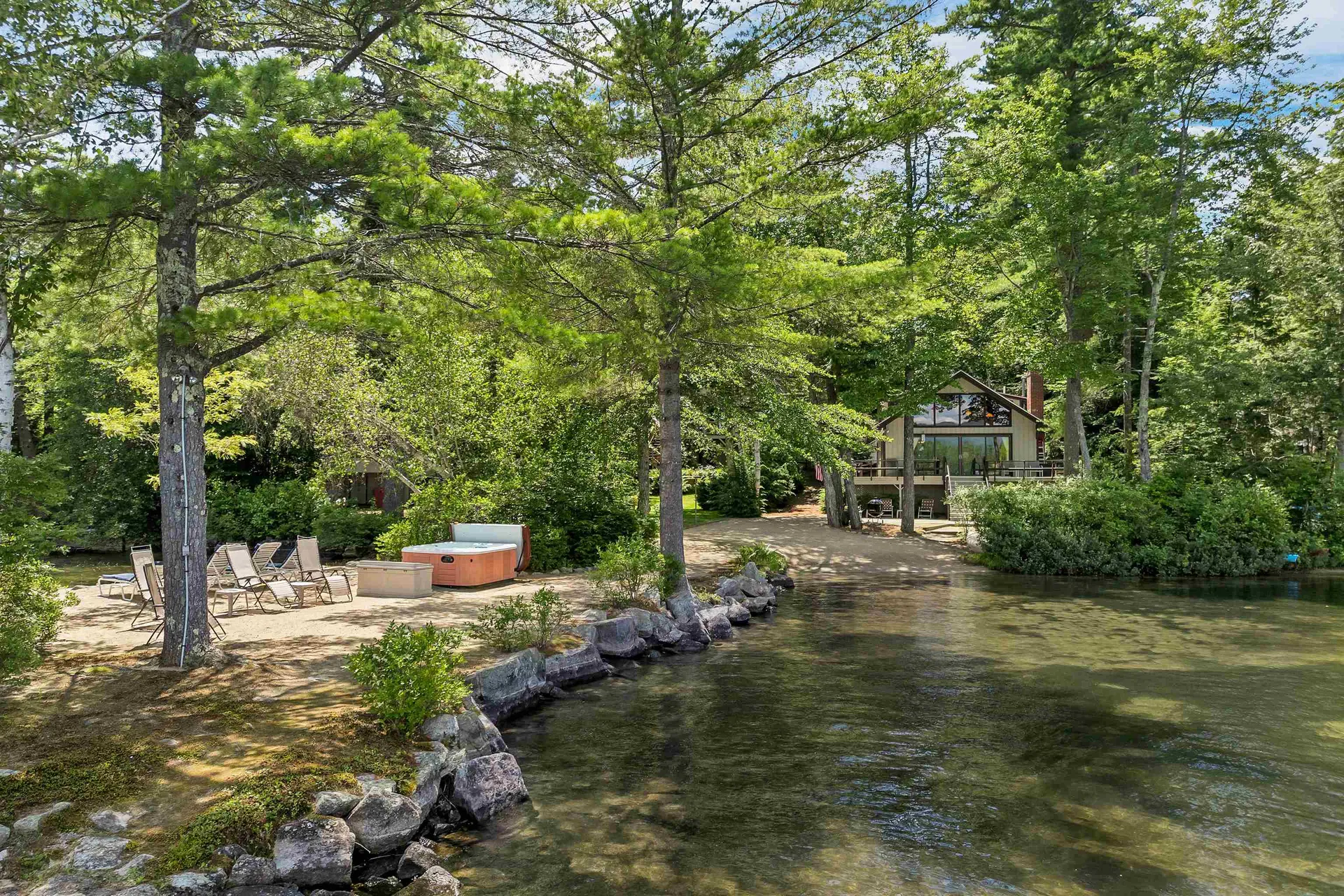 18 Falcon Way Moultonborough NH 03254