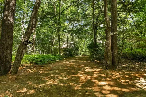 18 Falcon Way Moultonborough NH 03254