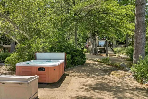 18 Falcon Way Moultonborough NH 03254