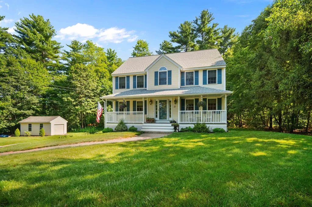 11 Stanwood Avenue Plaistow NH 03865