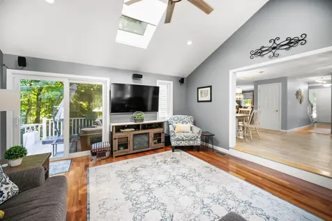 11 Stanwood Avenue Plaistow NH 03865