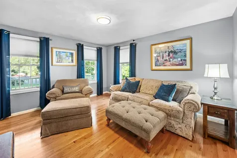11 Stanwood Avenue Plaistow NH 03865