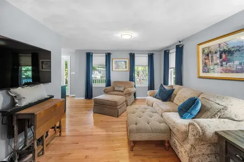 11 Stanwood Avenue Plaistow NH 03865
