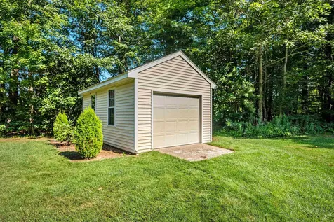 11 Stanwood Avenue Plaistow NH 03865