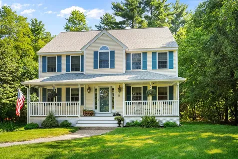 11 Stanwood Avenue Plaistow NH 03865