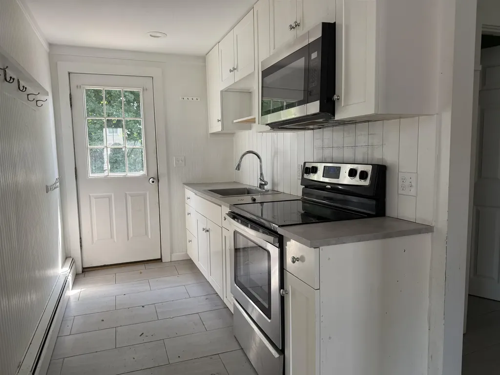 15 Lehner Street Wolfeboro NH 03894