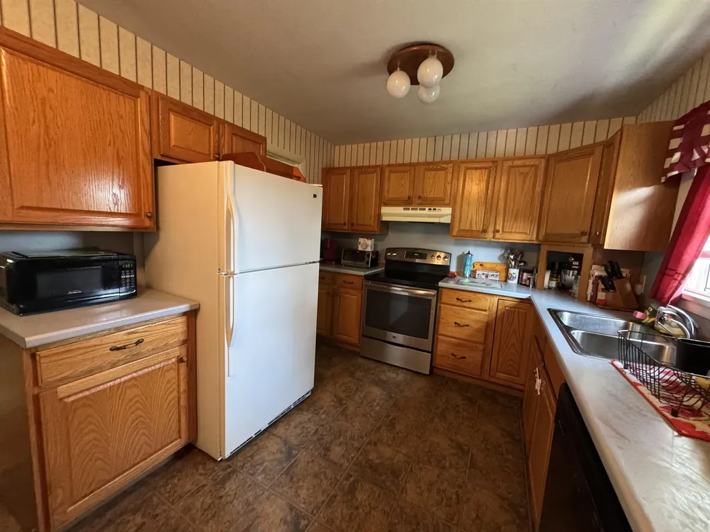 35 Hillcrest Terrace Brattleboro VT 05301