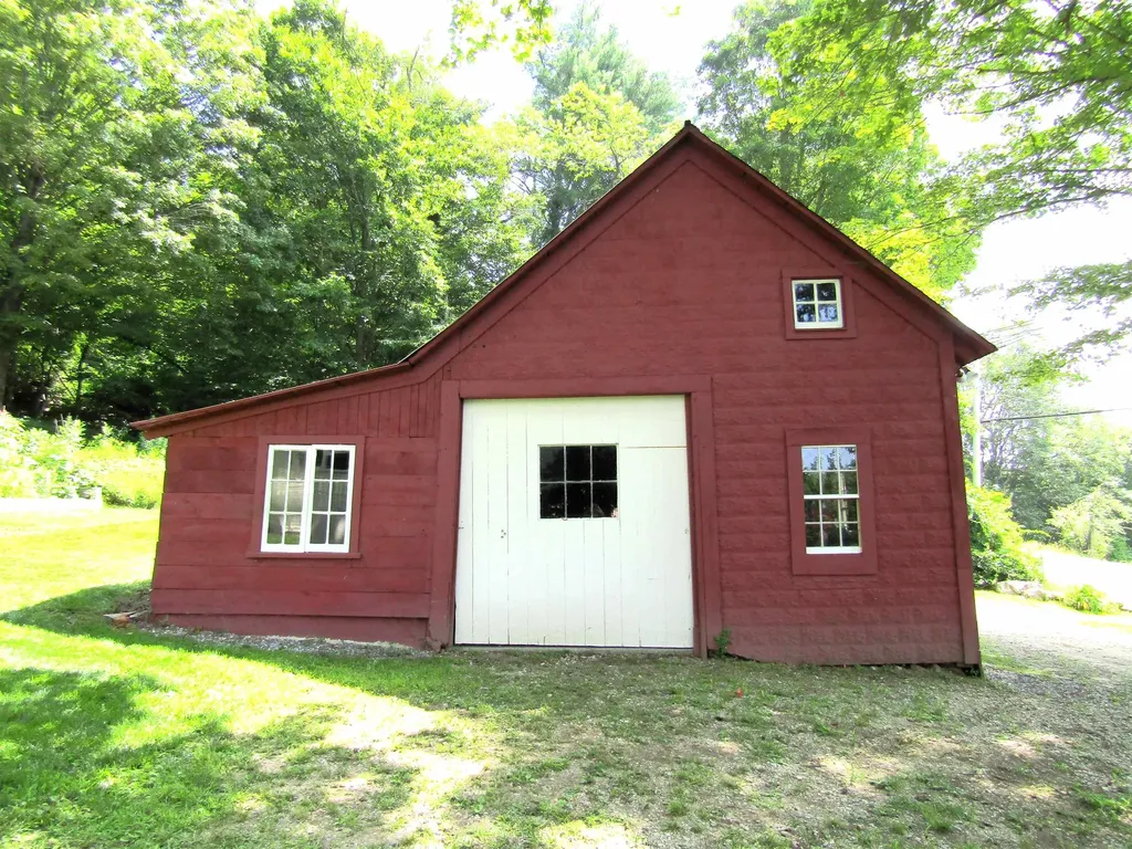 32 Old Warner Road Bradford NH 03221