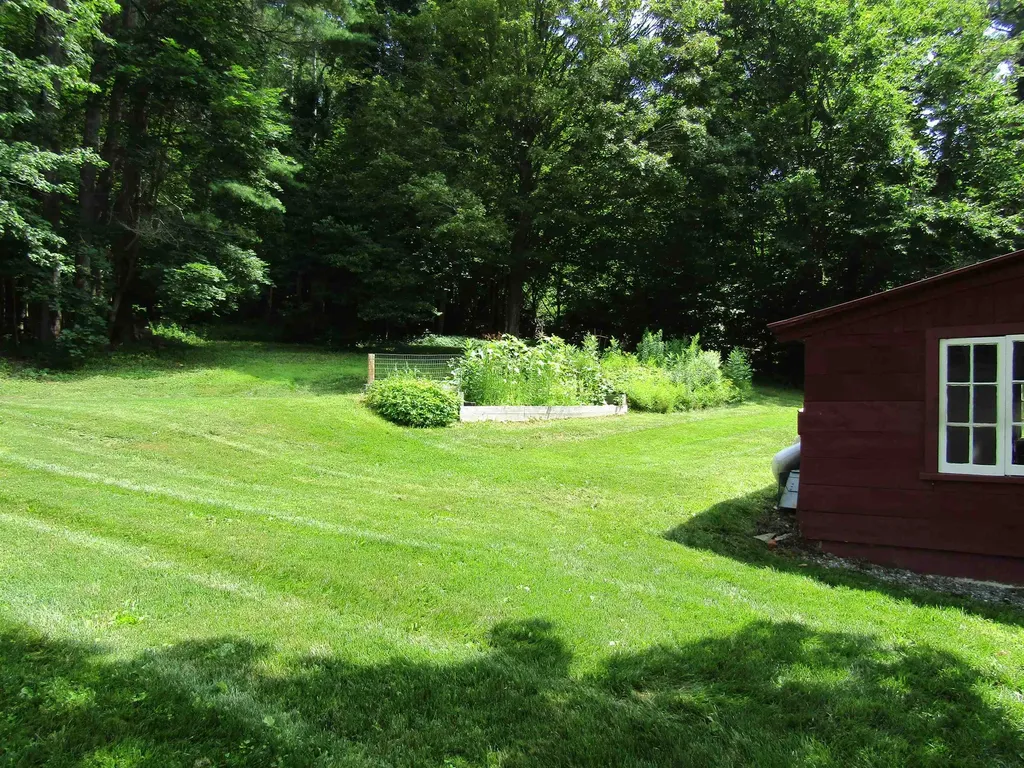 32 Old Warner Road Bradford NH 03221