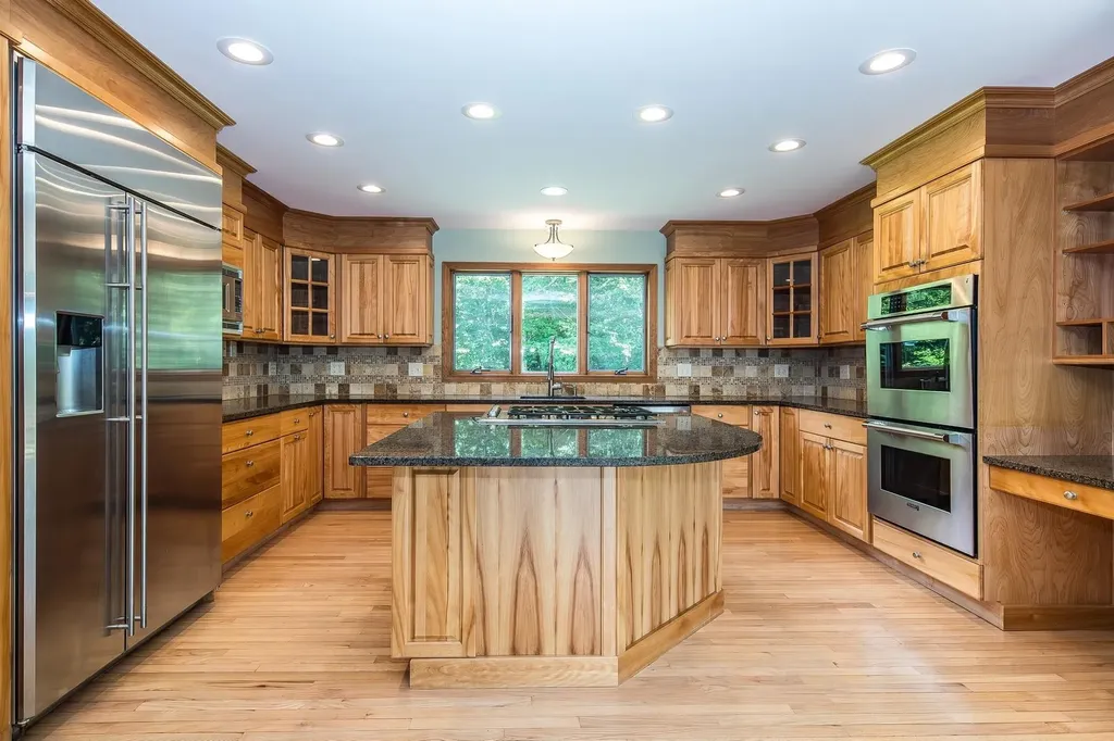 429 Black Bear Path Mendon VT 05701